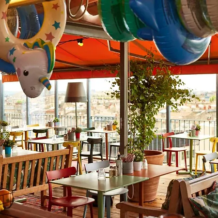 Hotel Mama Shelter Centre 3*